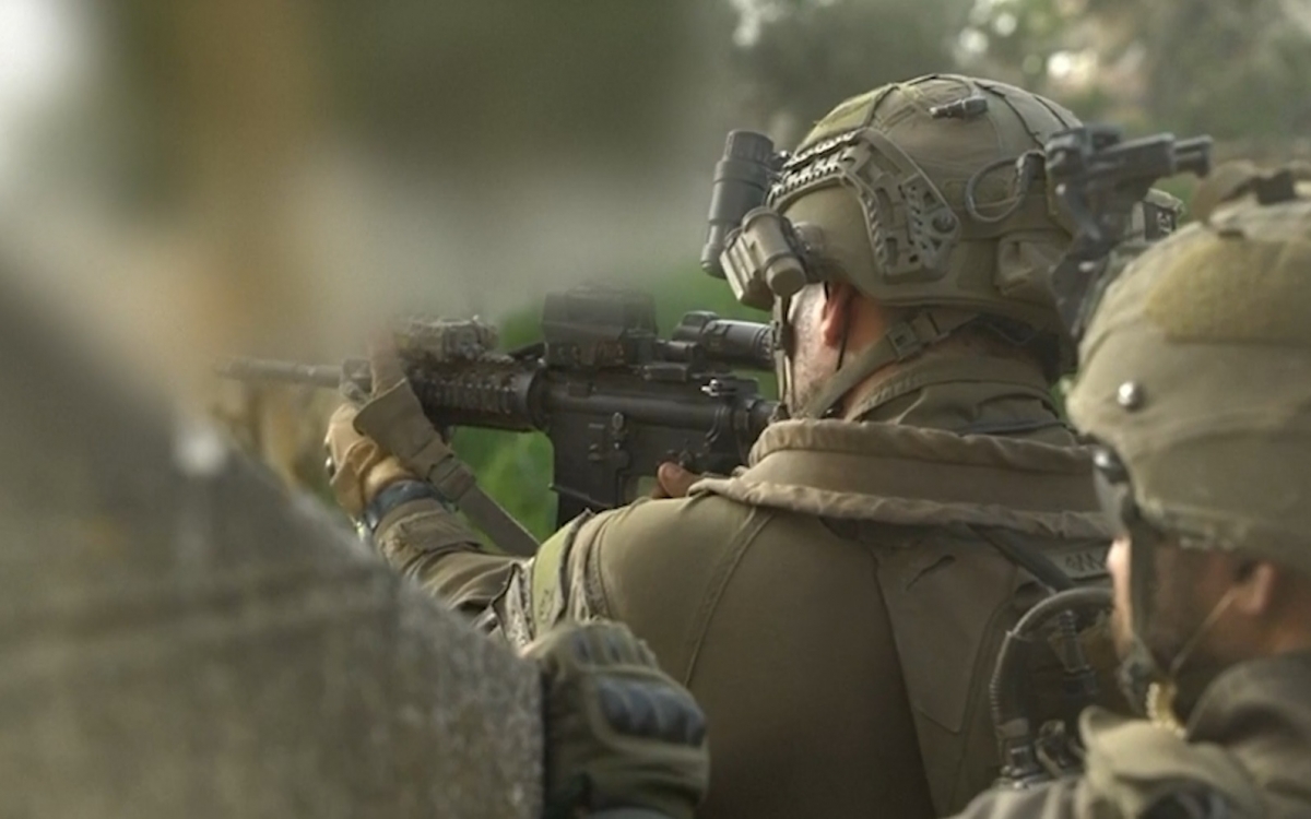 Cận cảnh bộ binh Israel đọ súng với chiến binh Hezbollah ở Lebanon